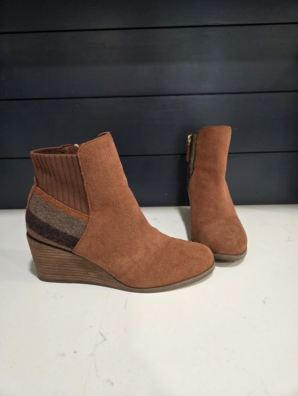 Toms Sadie Chestnut Suede Plaid Wedge Heels Ankle Booties Size 8.5